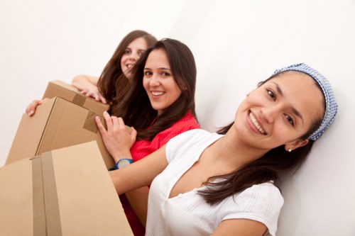 Secure storage unit options for removals in Queenspark